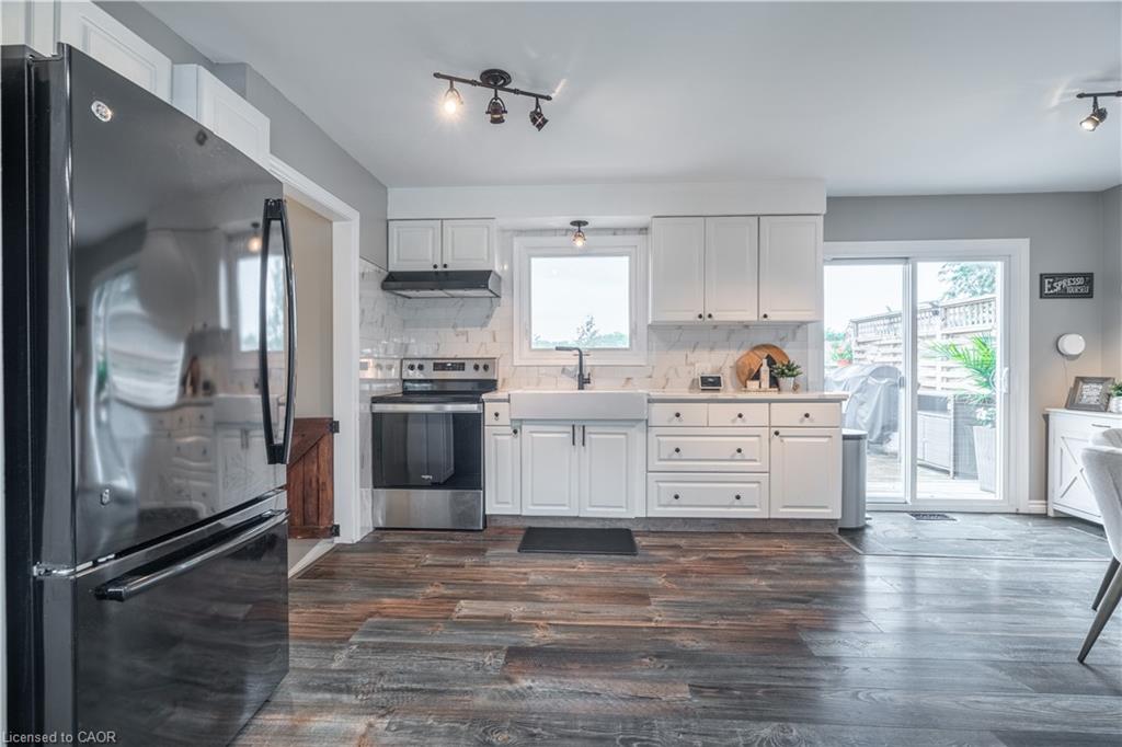 368 Caithness Street Property Photo 10