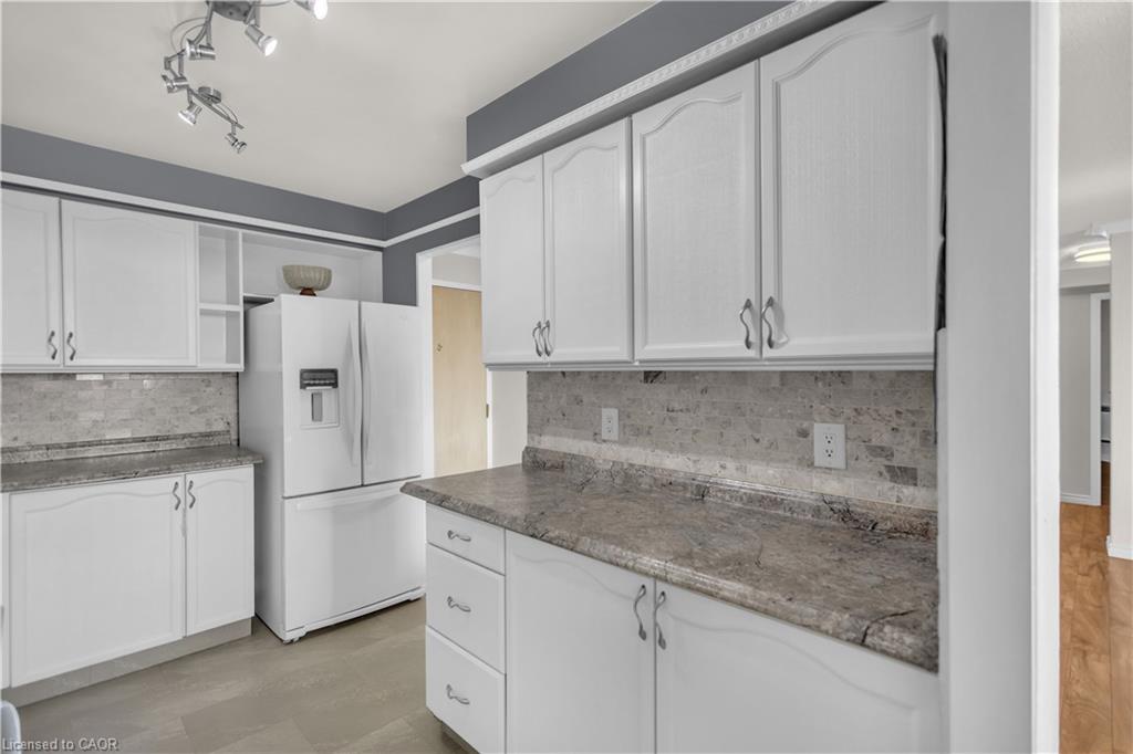 815-9 Bonheur Court Property Photo 6