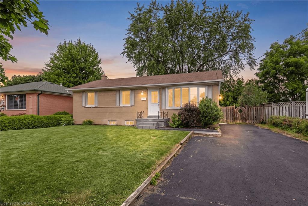 39 Mcgilvray Crescent Property Photo 1
