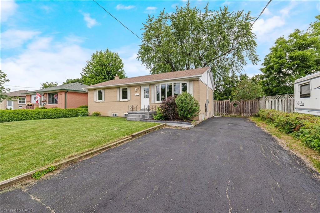 39 Mcgilvray Crescent Property Photo 3