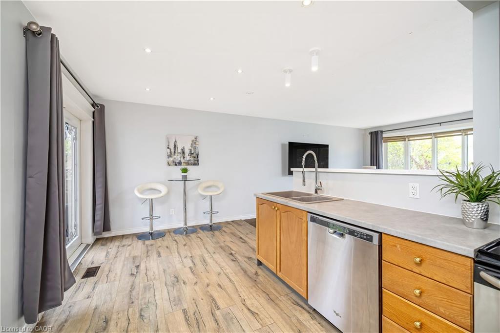 39 Mcgilvray Crescent Property Photo 18
