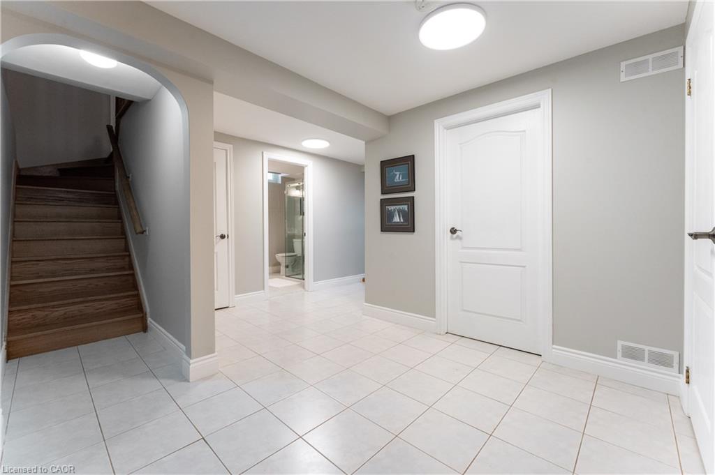 330 Hickory Circle Property Photo 14