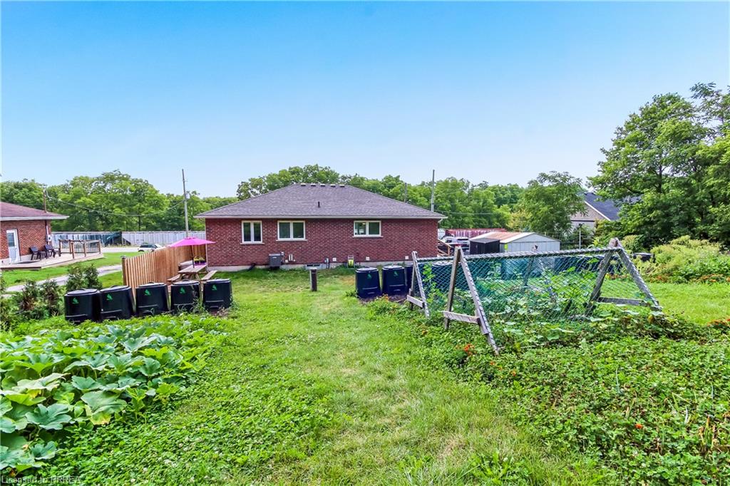 584616 Beachville Road Property Photo 25