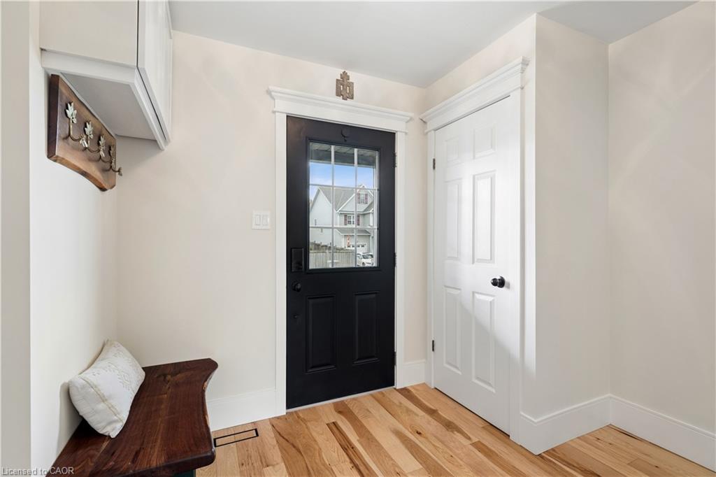 168 Hampson Crescent Property Photo 6