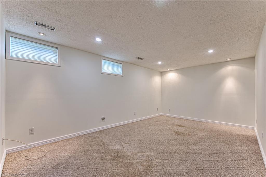 104 Springbank Crescent Property Photo 27