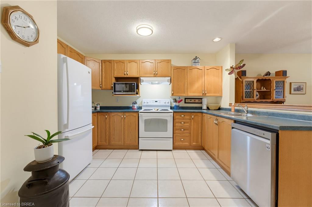 10-60 Whitlaw Way Property Photo 6