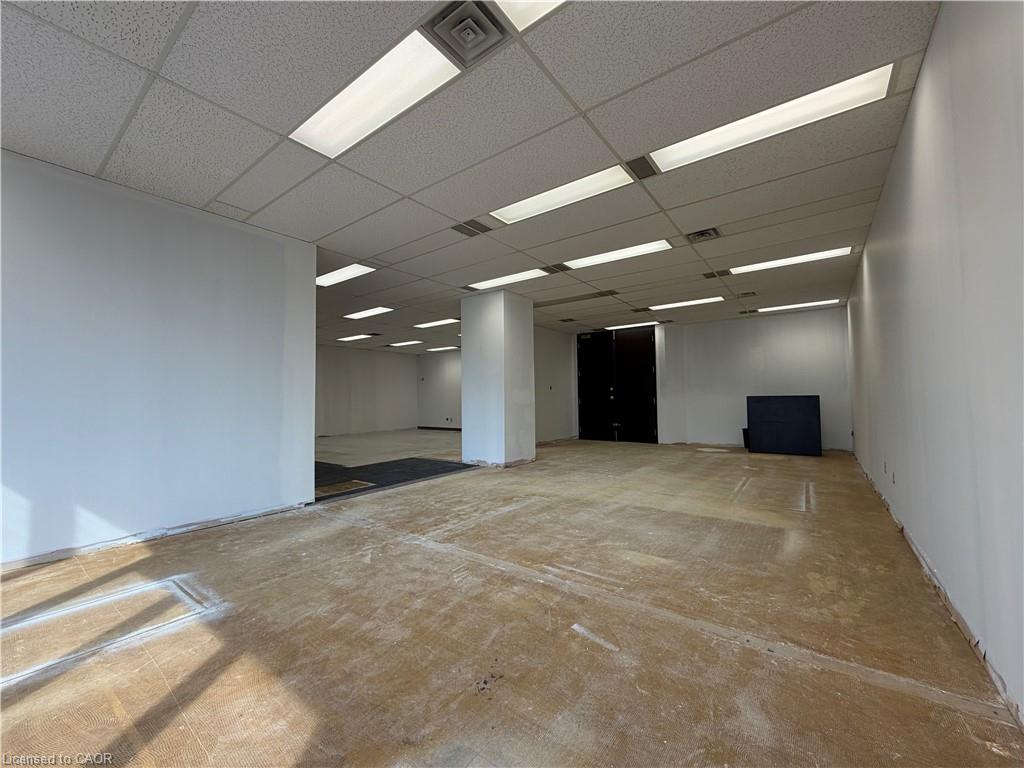 25 Main Street W Property Photo 13