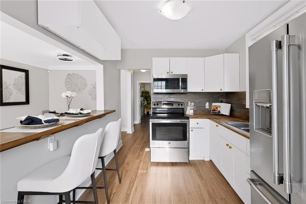 256 East 25th Street Property Photo 5