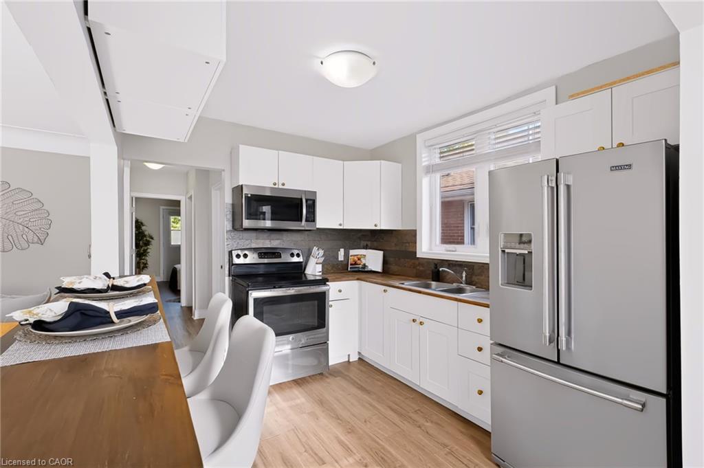 256 East 25th Street Property Photo 6