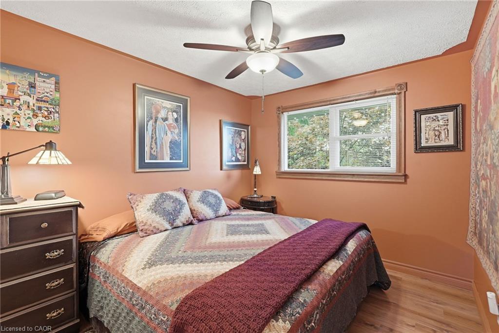 86 Erie Avenue S Property Photo 23