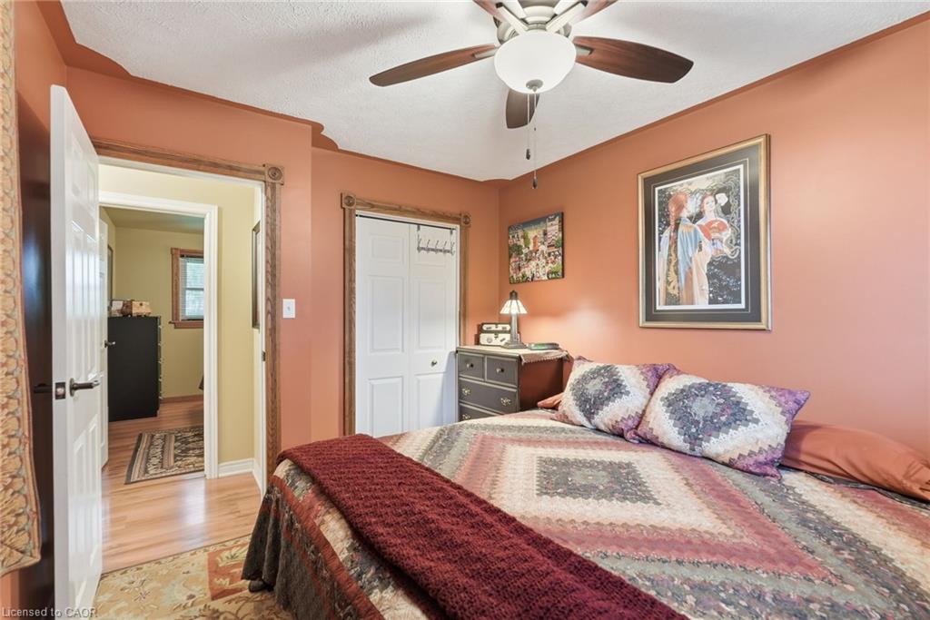 86 Erie Avenue S Property Photo 24