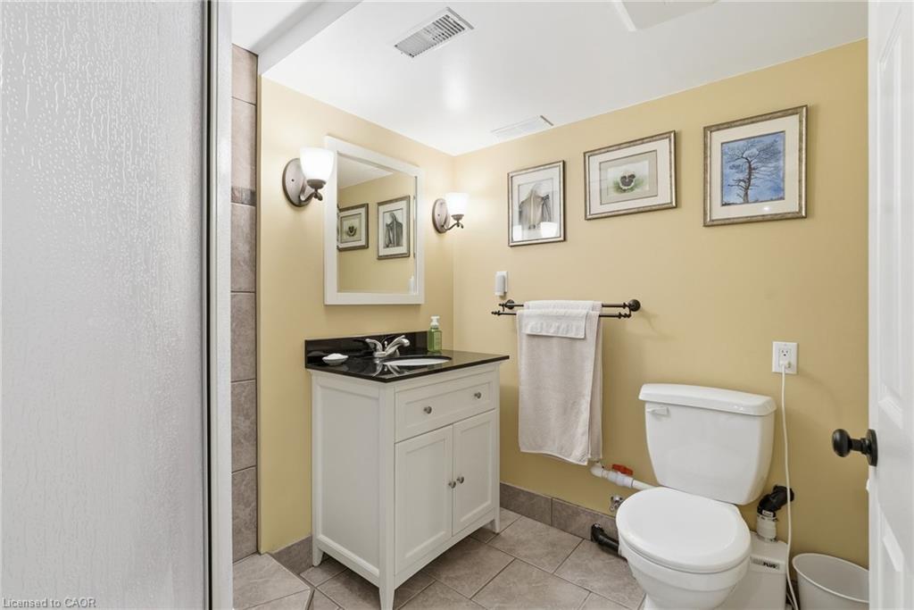86 Erie Avenue S Property Photo 36