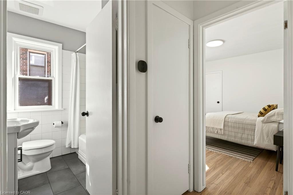33 East 34th Street Property Photo 16