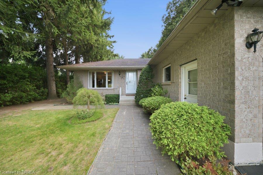 70 Thirteenth Street W Property Photo 4