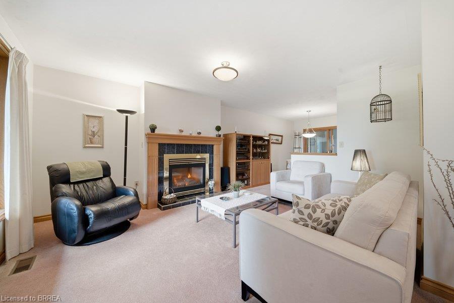 70 Thirteenth Street W Property Photo 6