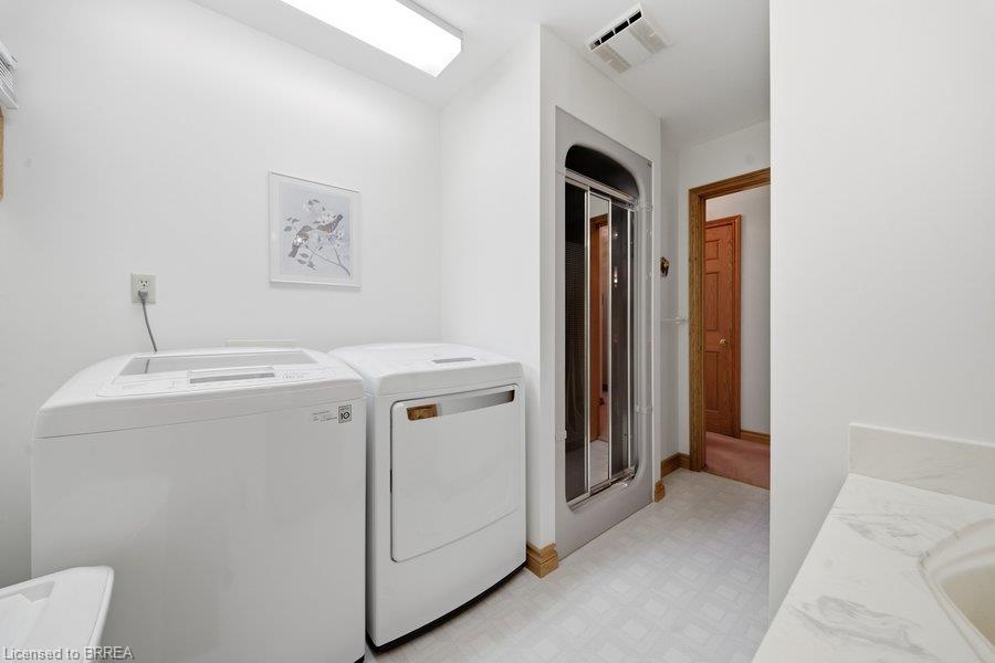 70 Thirteenth Street W Property Photo 17