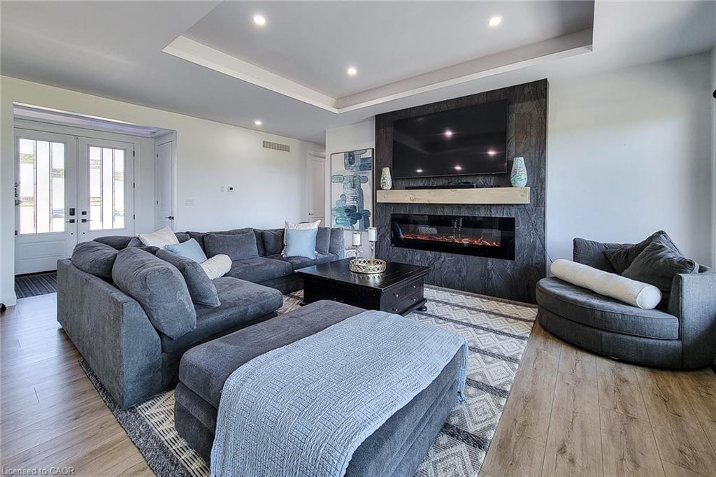 1266 Colborne Street W Property Photo 10