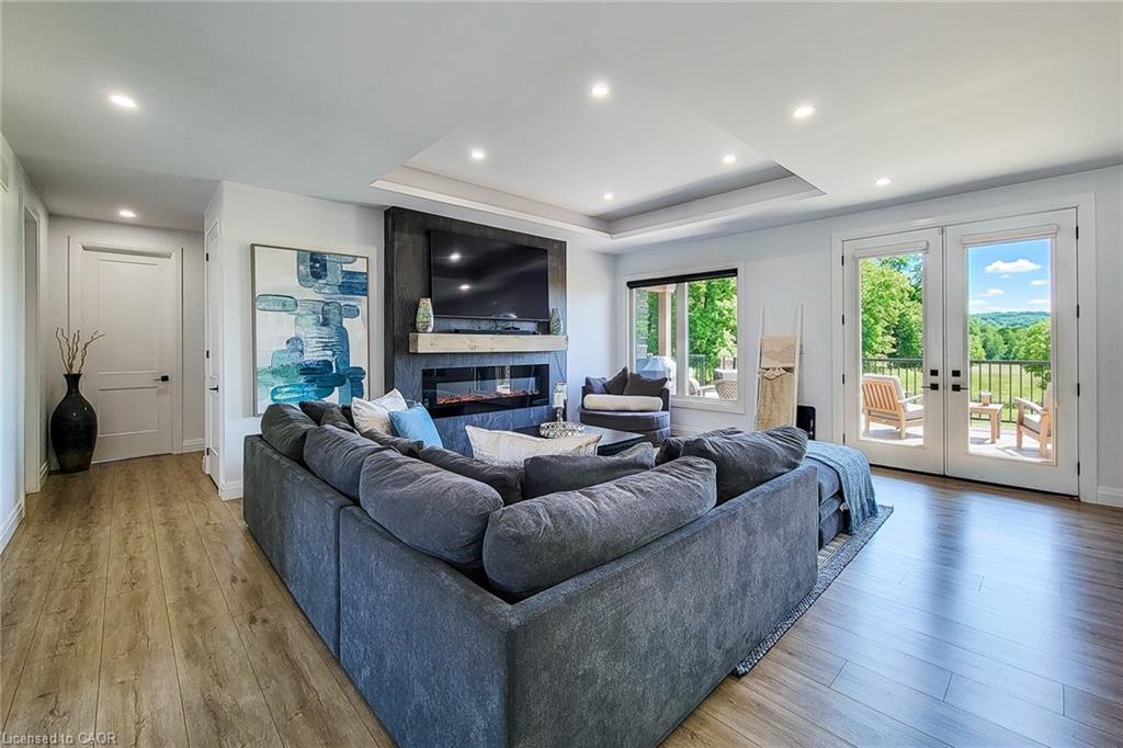 1266 Colborne Street W Property Photo 11