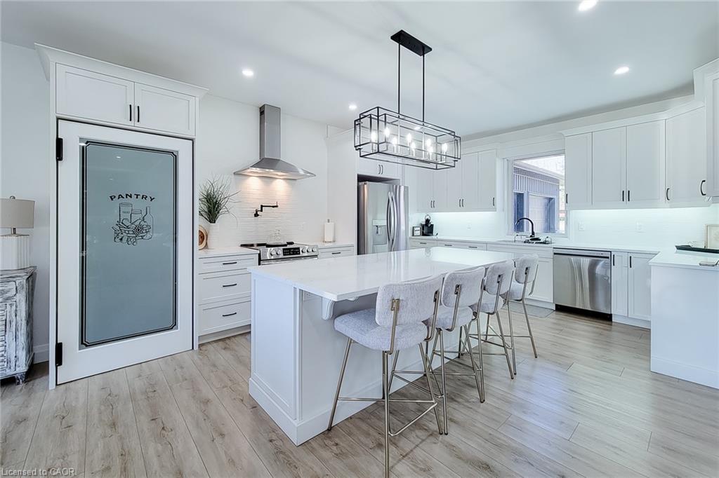 1266 Colborne Street W Property Photo 13