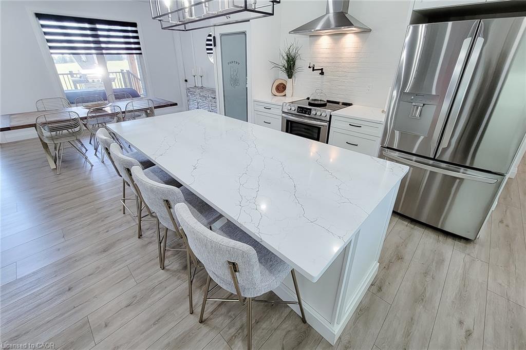 1266 Colborne Street W Property Photo 14