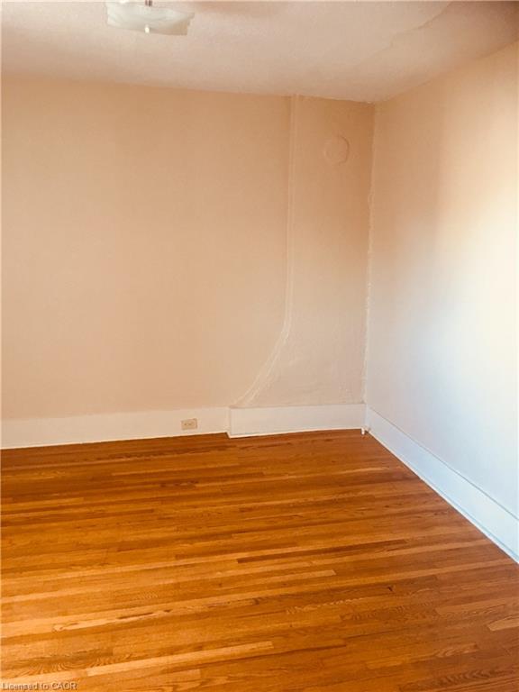 5-840 King St E/s Street Property Photo 14