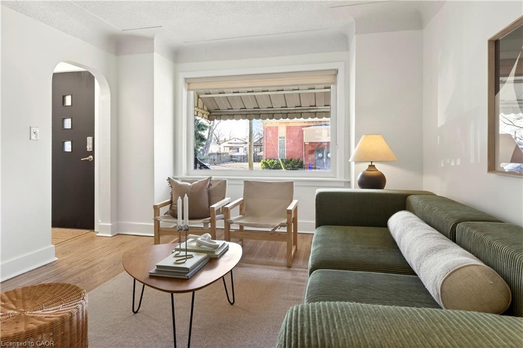 33 East 34th Street Property Photo 3