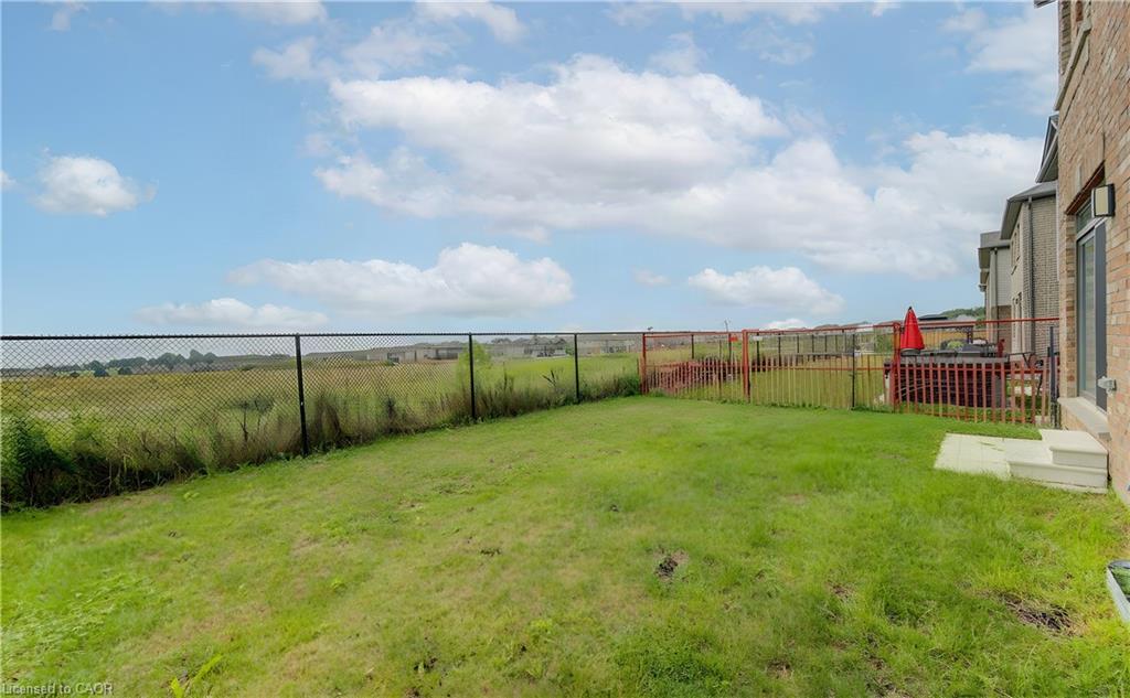 10 Mildred Gillies Street Property Photo 3