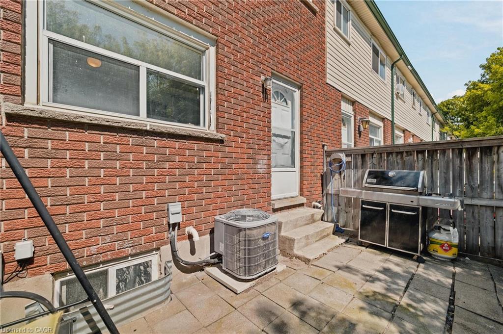 11-164 Jansen Avenue Property Photo 21