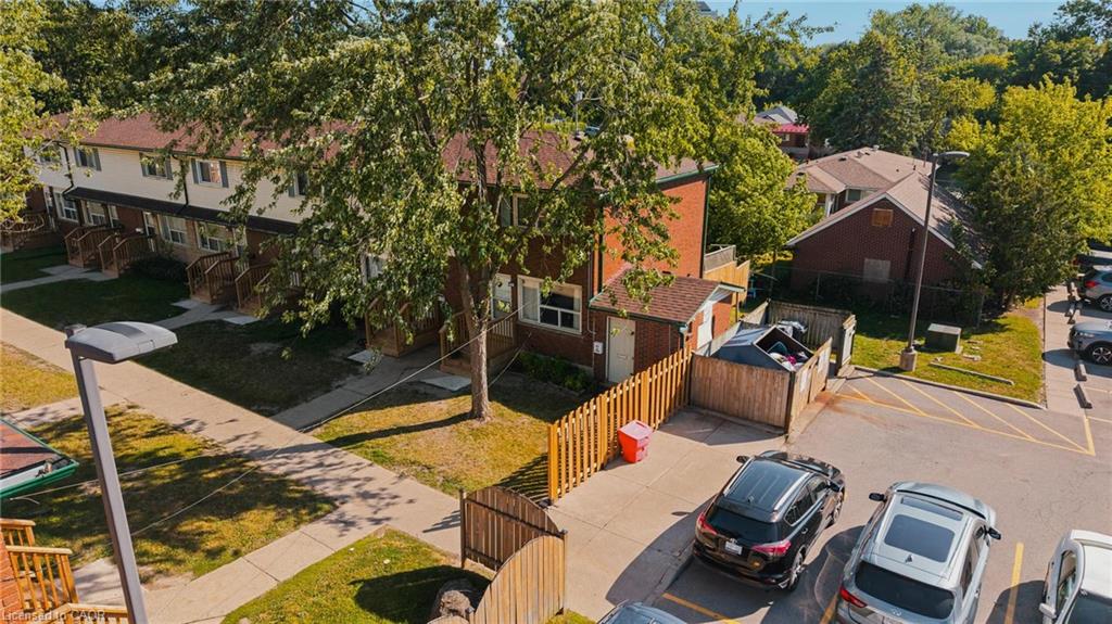 11-164 Jansen Avenue Property Photo 23