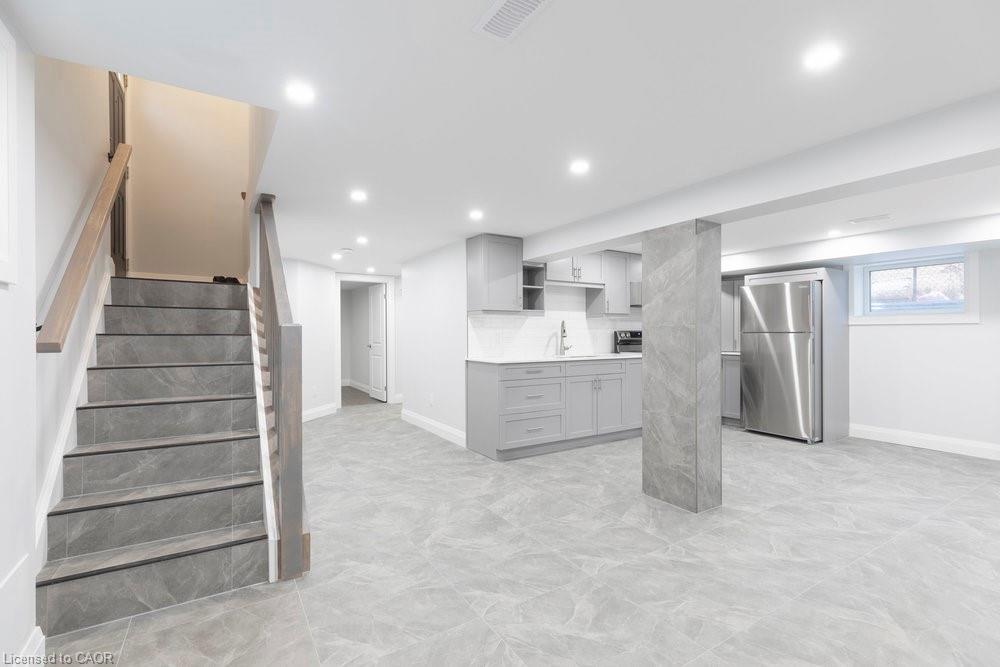 2-658 Upper Sherman Avenue Property Photo 1