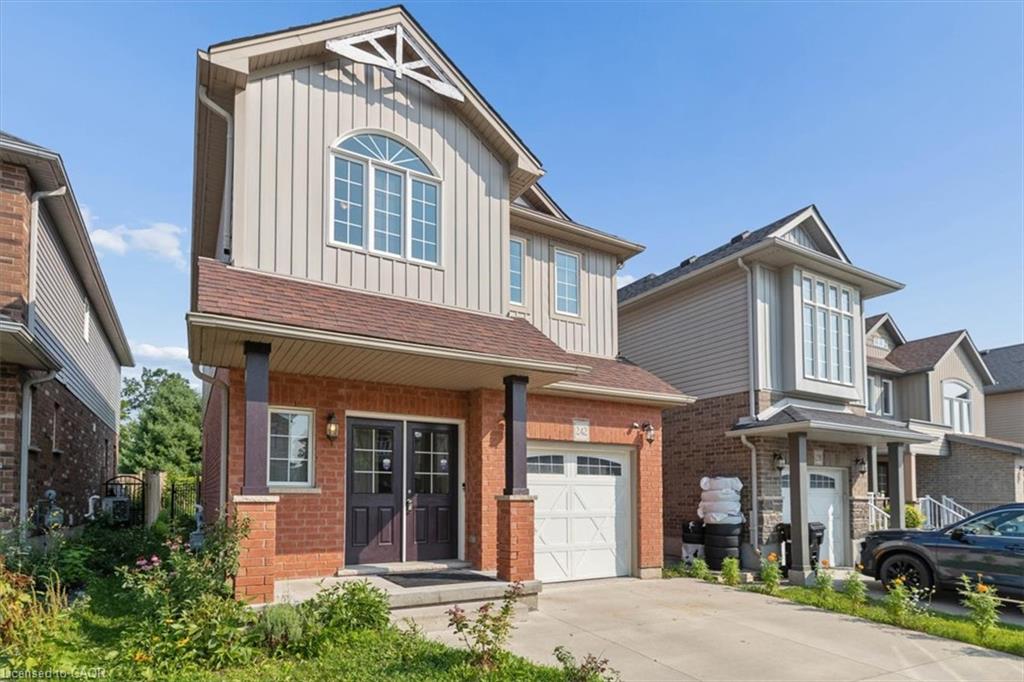 242 Moorlands Crescent Property Photo 3