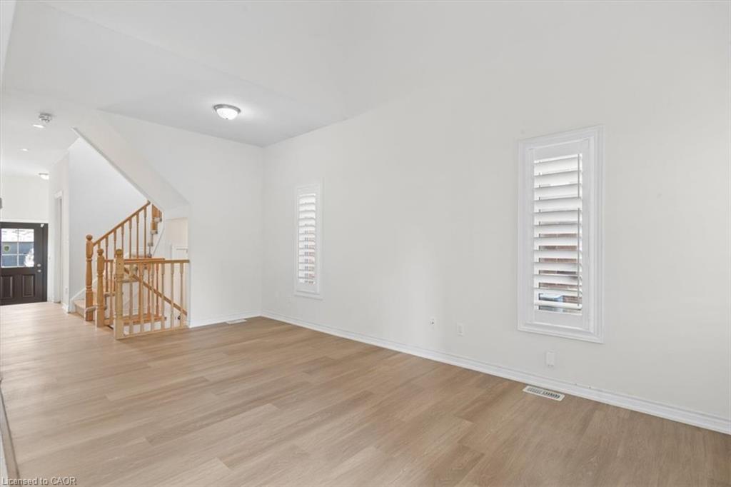 242 Moorlands Crescent Property Photo 10