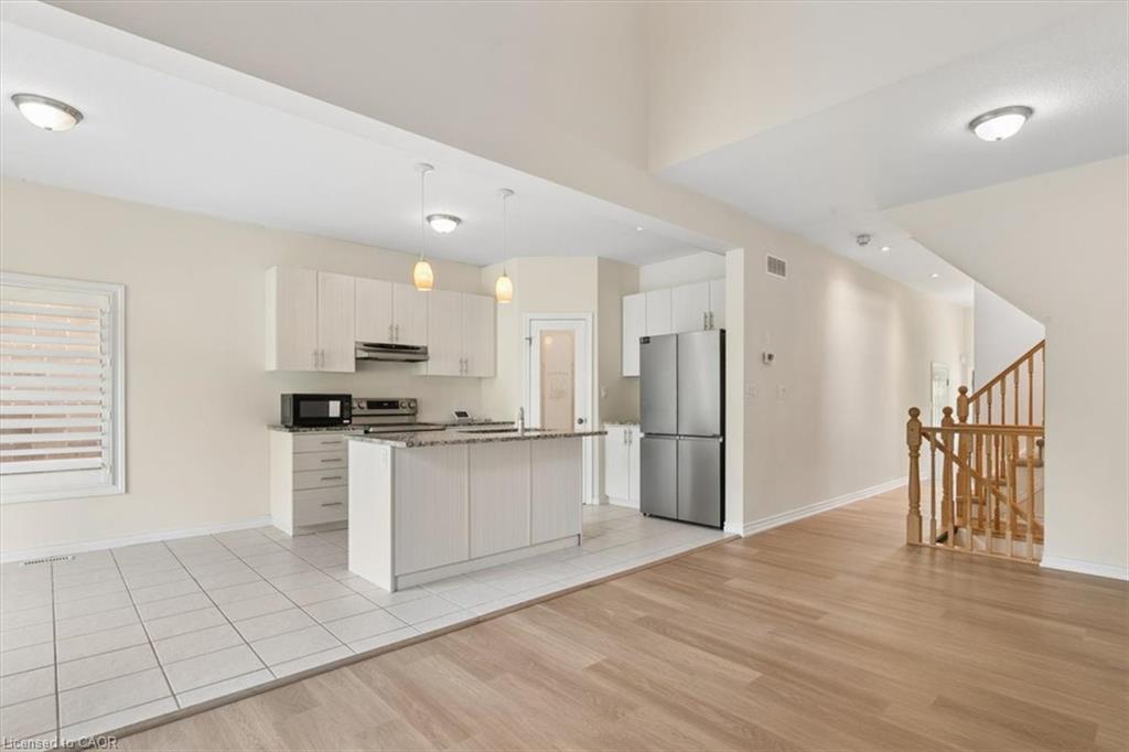 242 Moorlands Crescent Property Photo 11