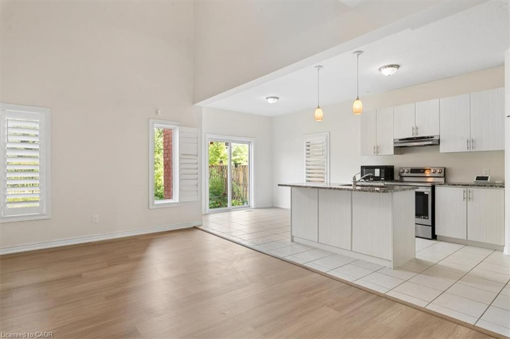 242 Moorlands Crescent Property Photo 13