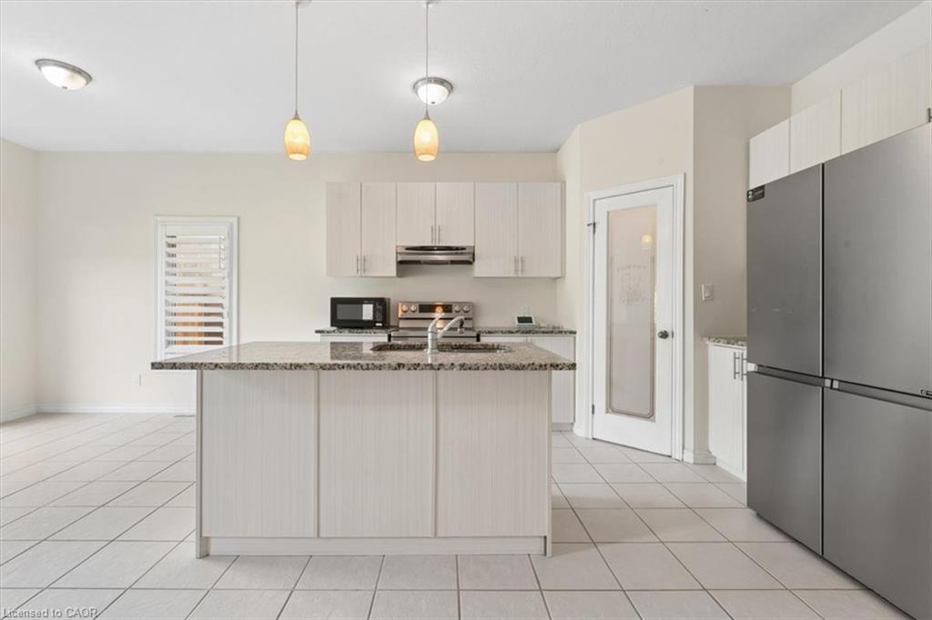 242 Moorlands Crescent Property Photo 14