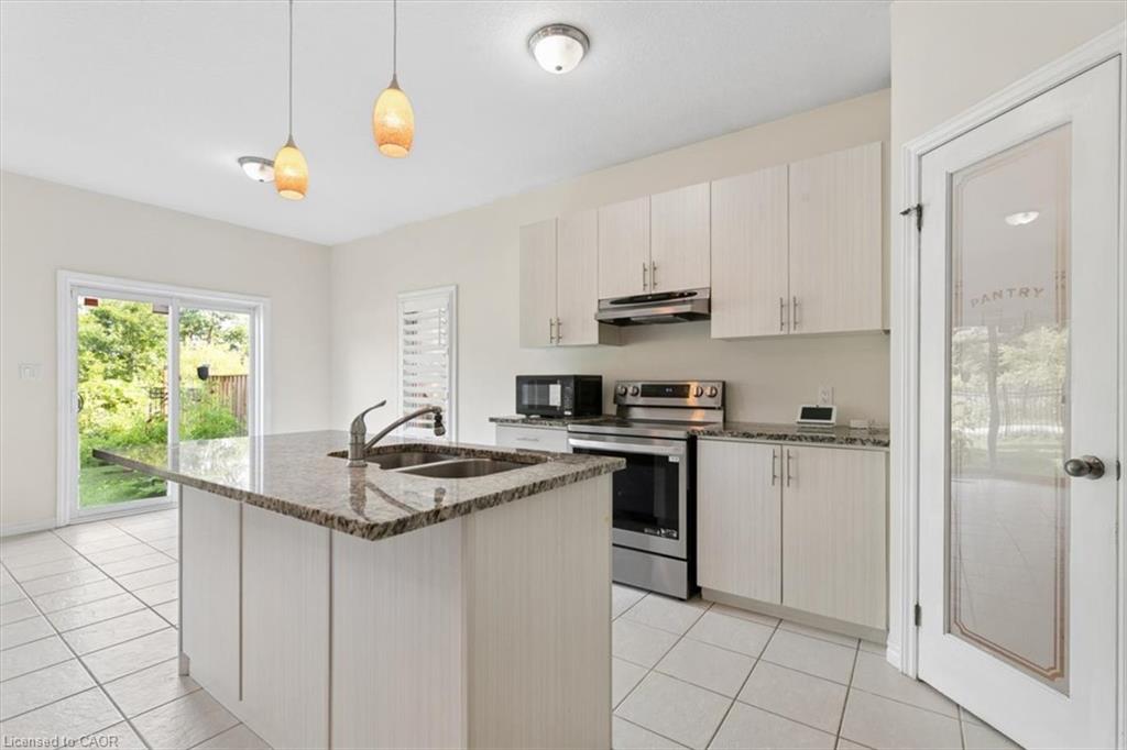 242 Moorlands Crescent Property Photo 15