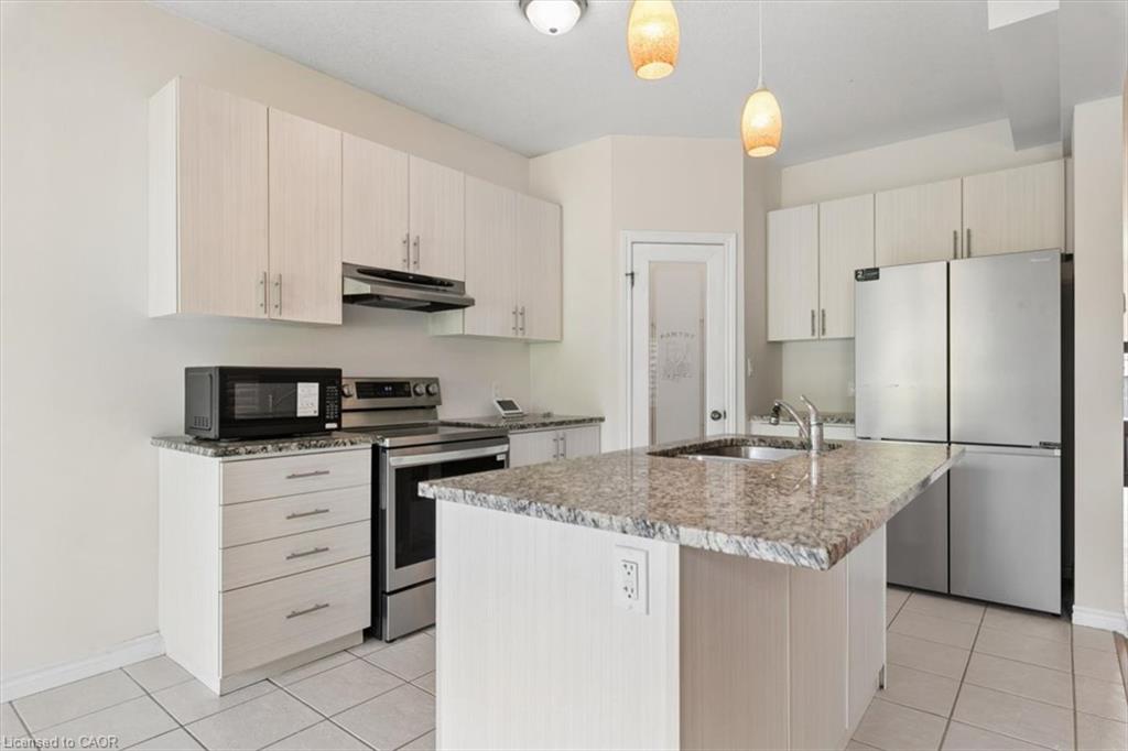 242 Moorlands Crescent Property Photo 16