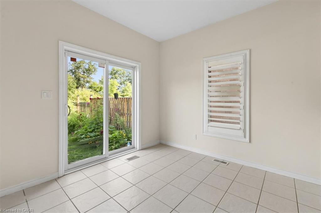 242 Moorlands Crescent Property Photo 20