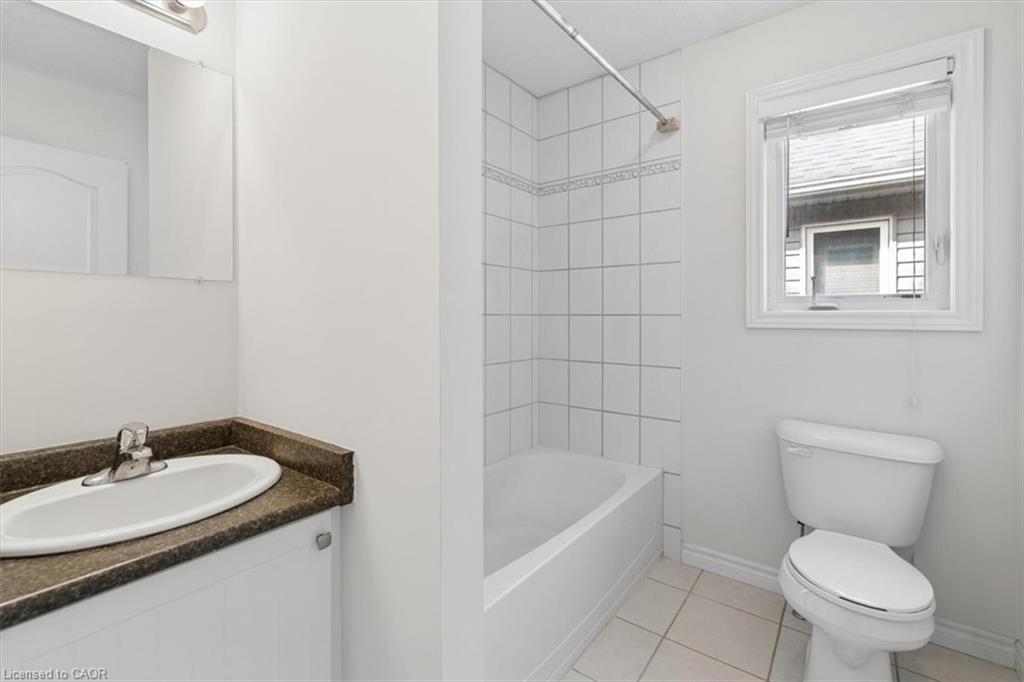 242 Moorlands Crescent Property Photo 28