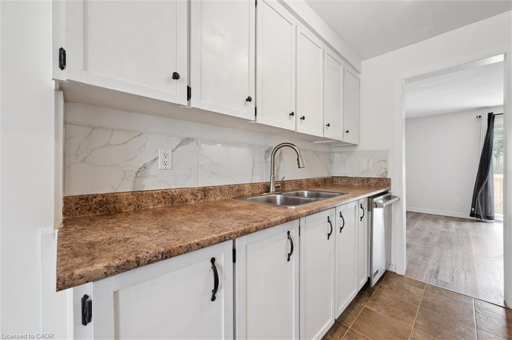2-750 Erinbrook Drive Property Photo 10