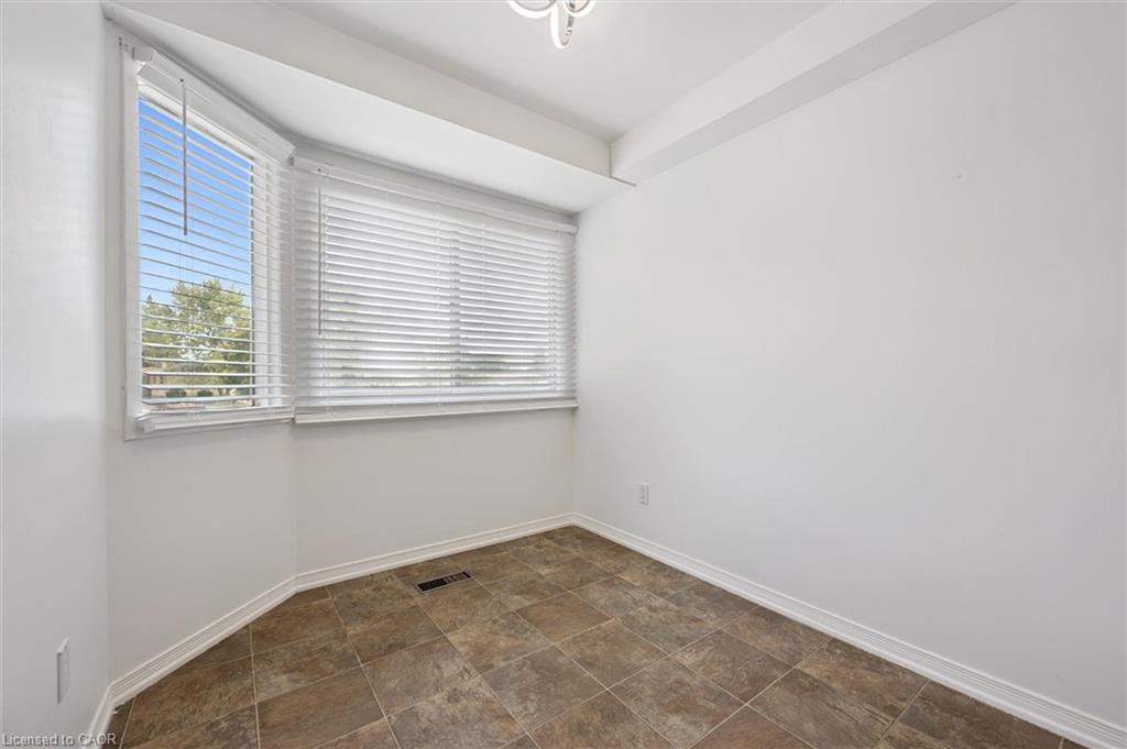 2-750 Erinbrook Drive Property Photo 11