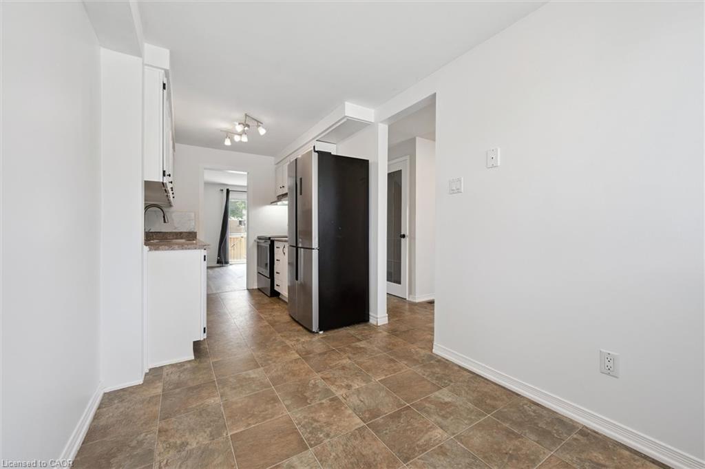 2-750 Erinbrook Drive Property Photo 12