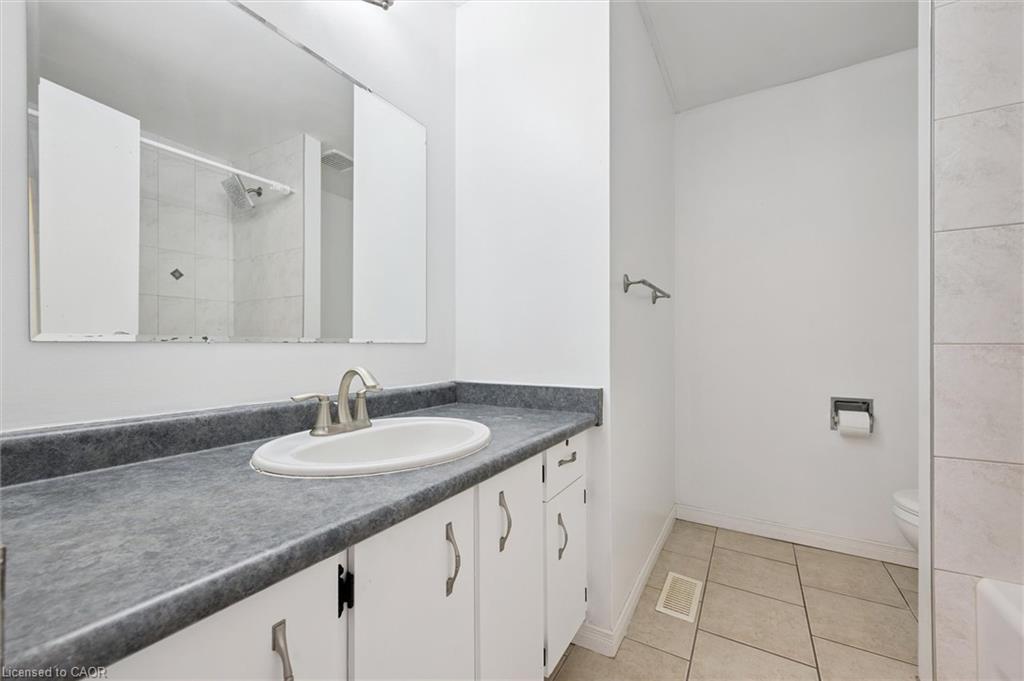 2-750 Erinbrook Drive Property Photo 20