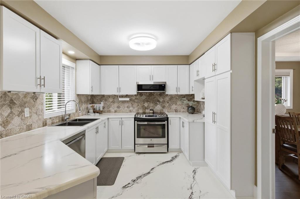 196 Harwood Road Property Photo 10