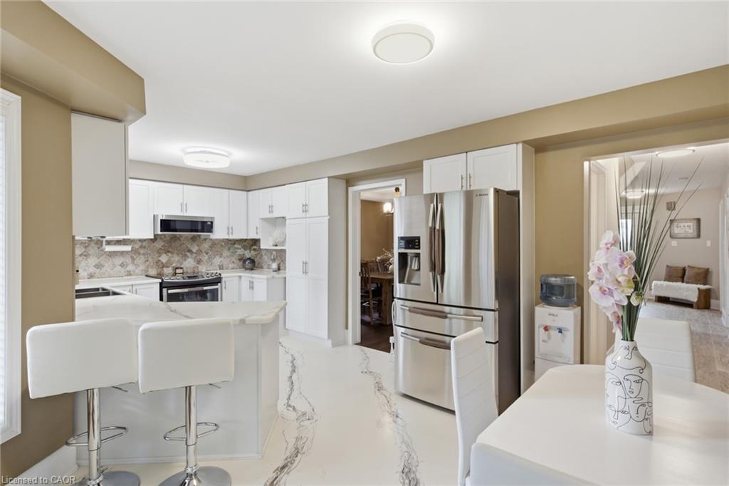 196 Harwood Road Property Photo 12
