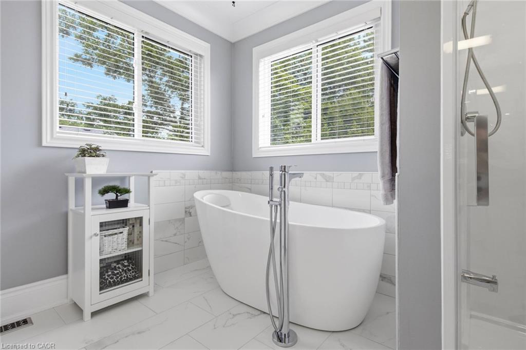 196 Harwood Road Property Photo 24