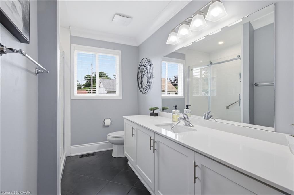 196 Harwood Road Property Photo 32