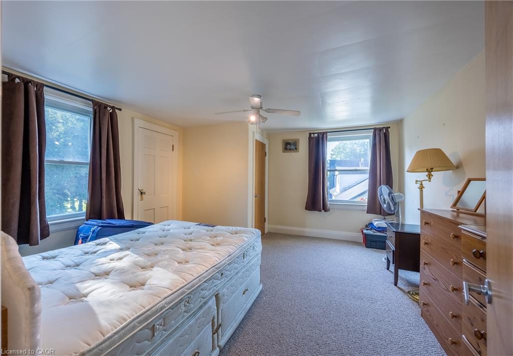 729 Norfolk Street N Property Photo 25