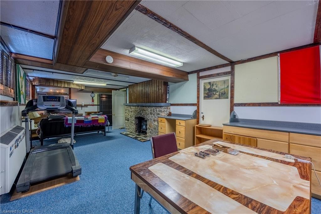 729 Norfolk Street N Property Photo 37