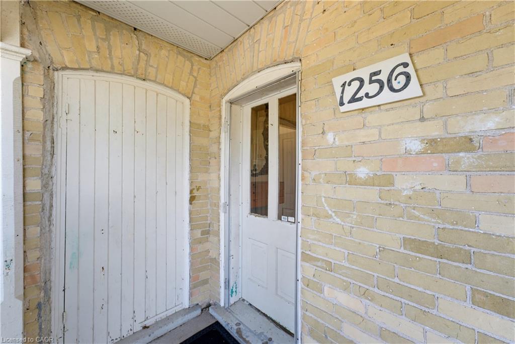 1256 Maryhill Road Property Photo 5